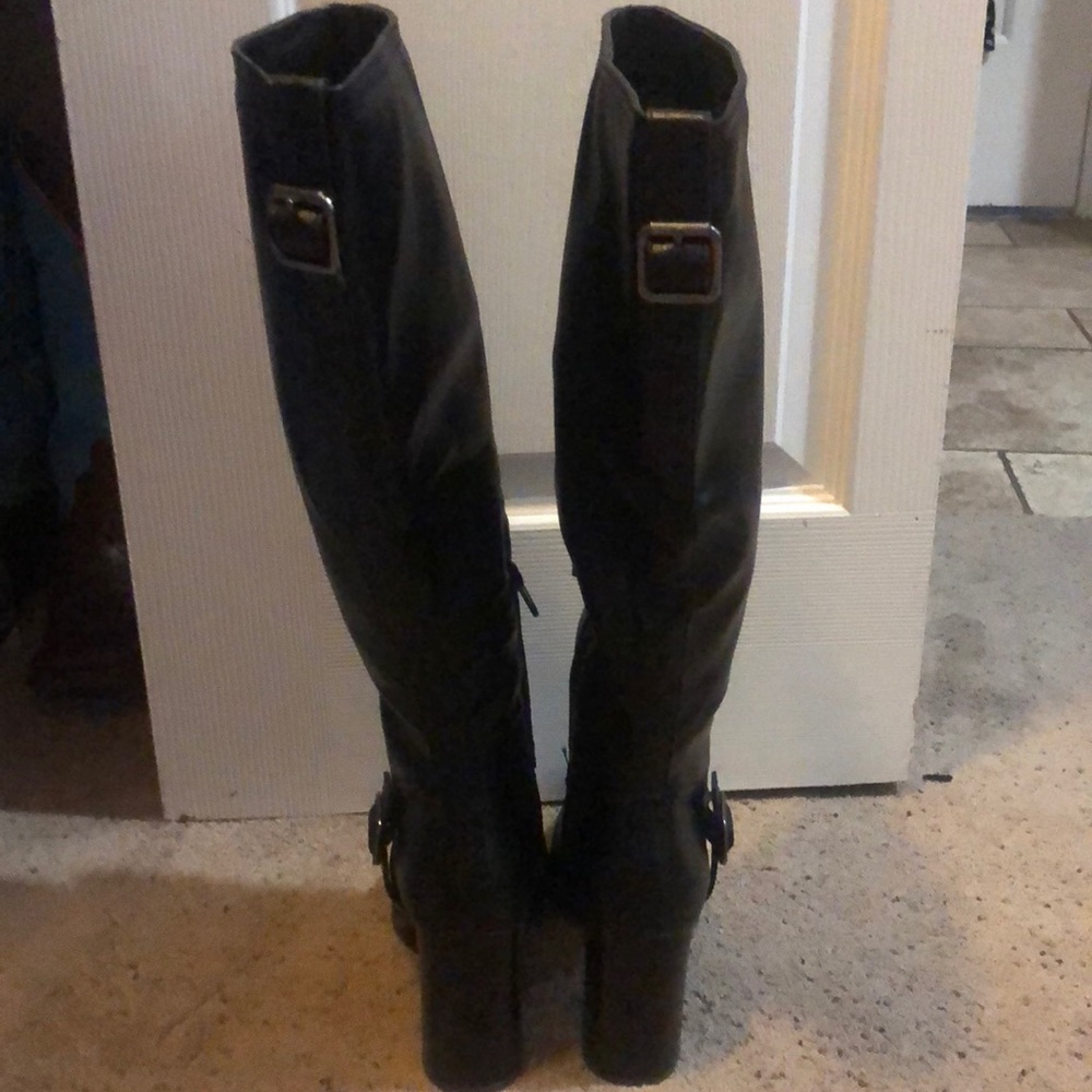 Boots - Picture 3 of 3